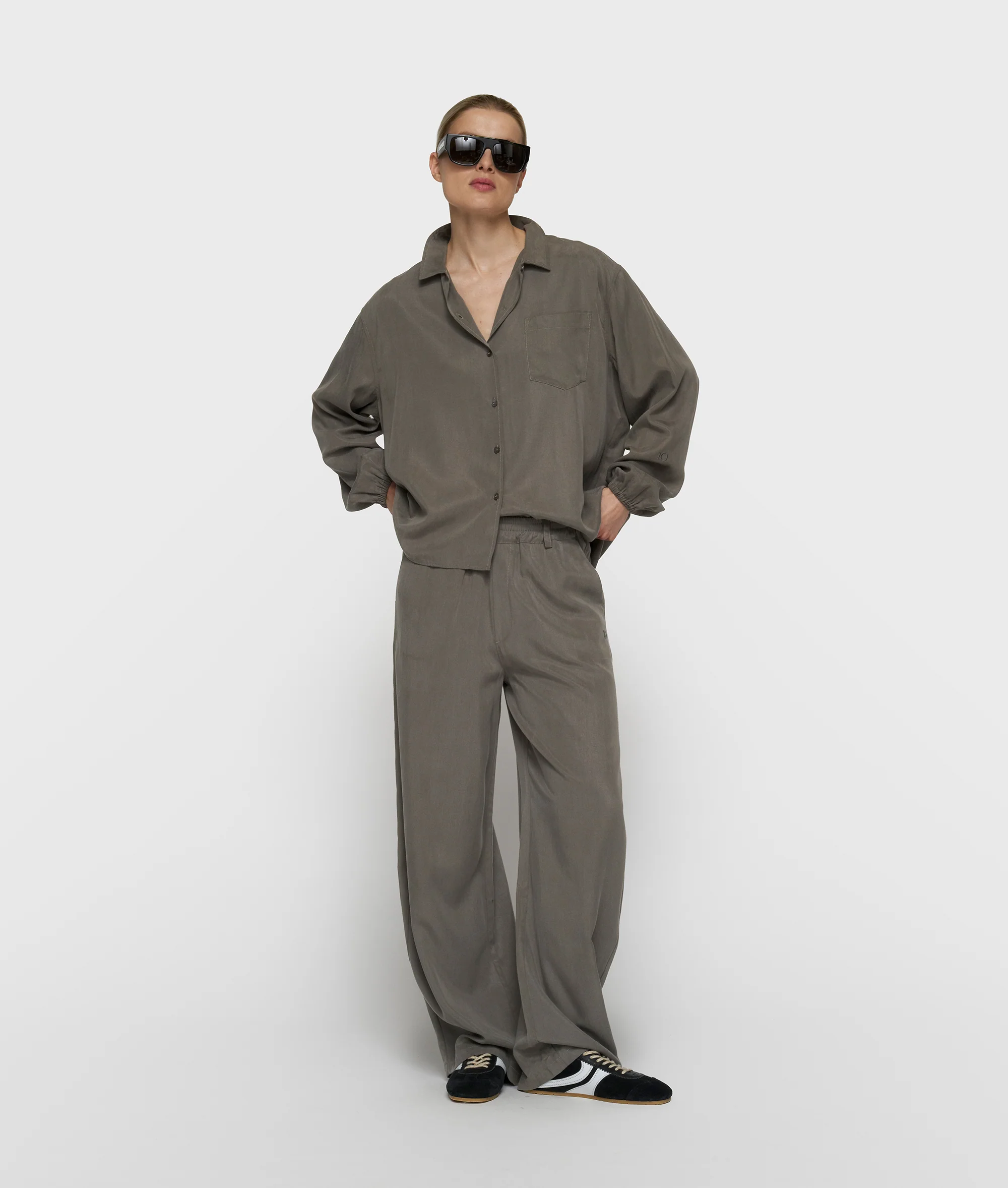 banana pants lyocell | dark fog