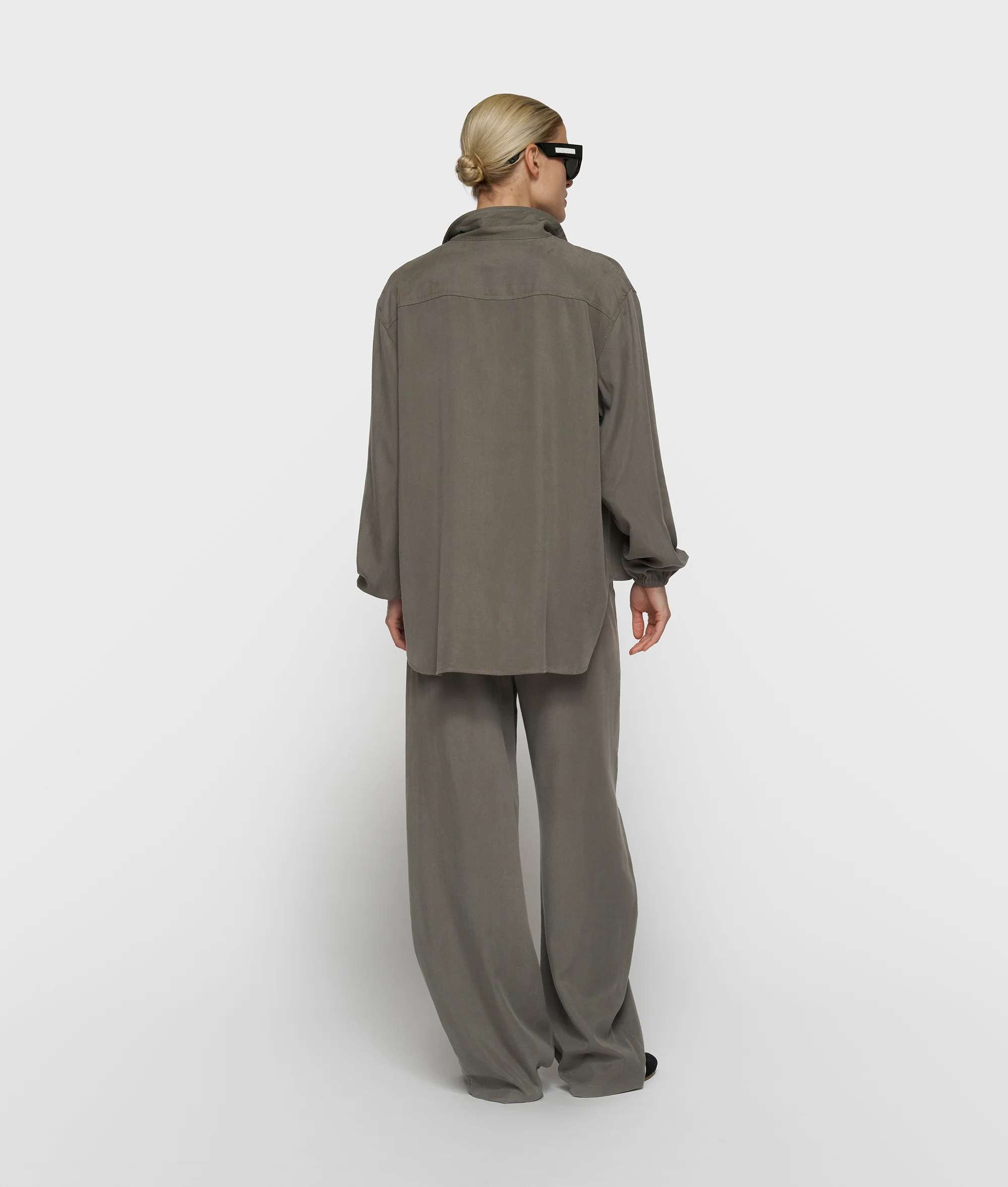 banana pants lyocell | dark fog - Image 3