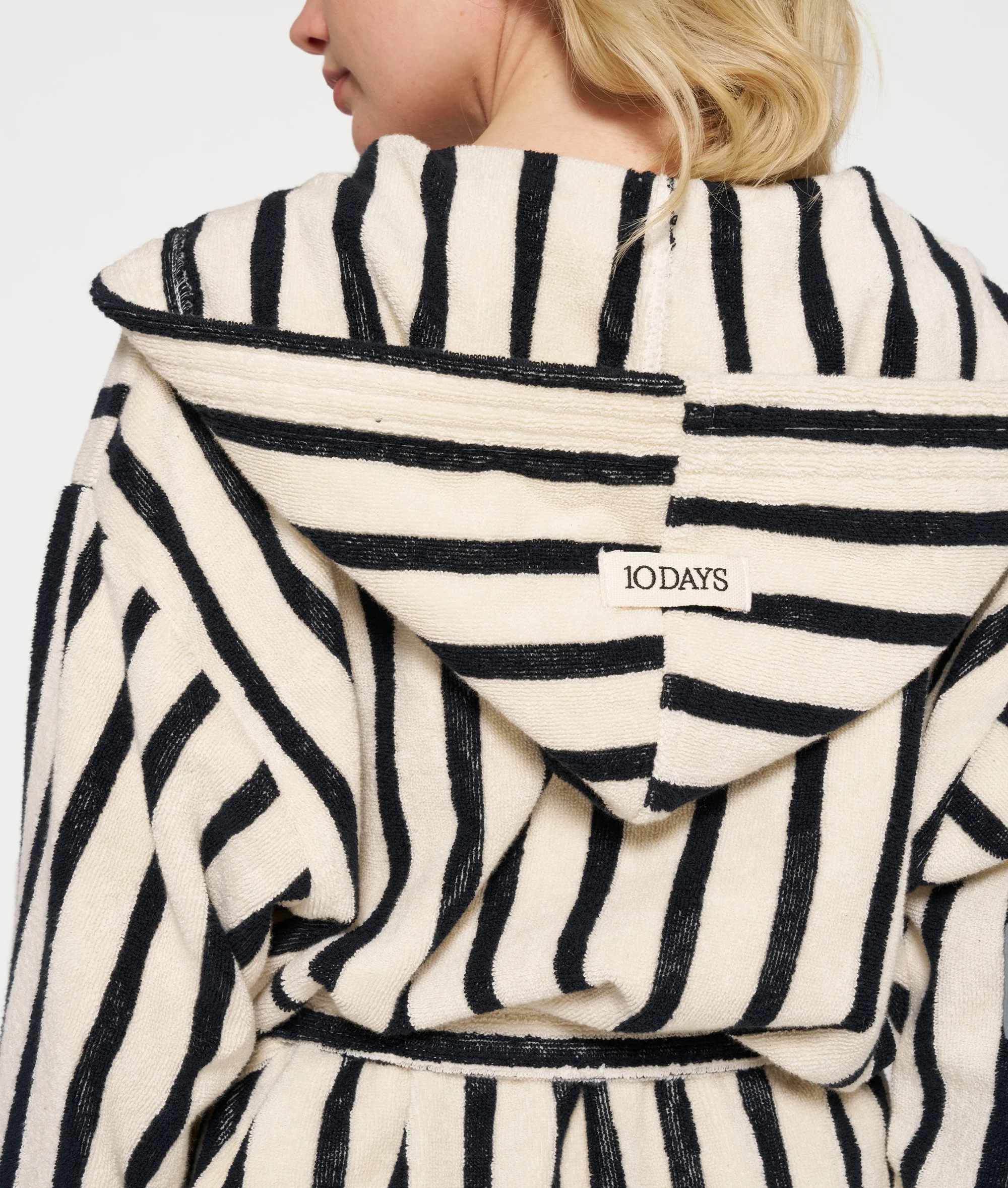 bathrobe stripes | ecru/black - Image 4