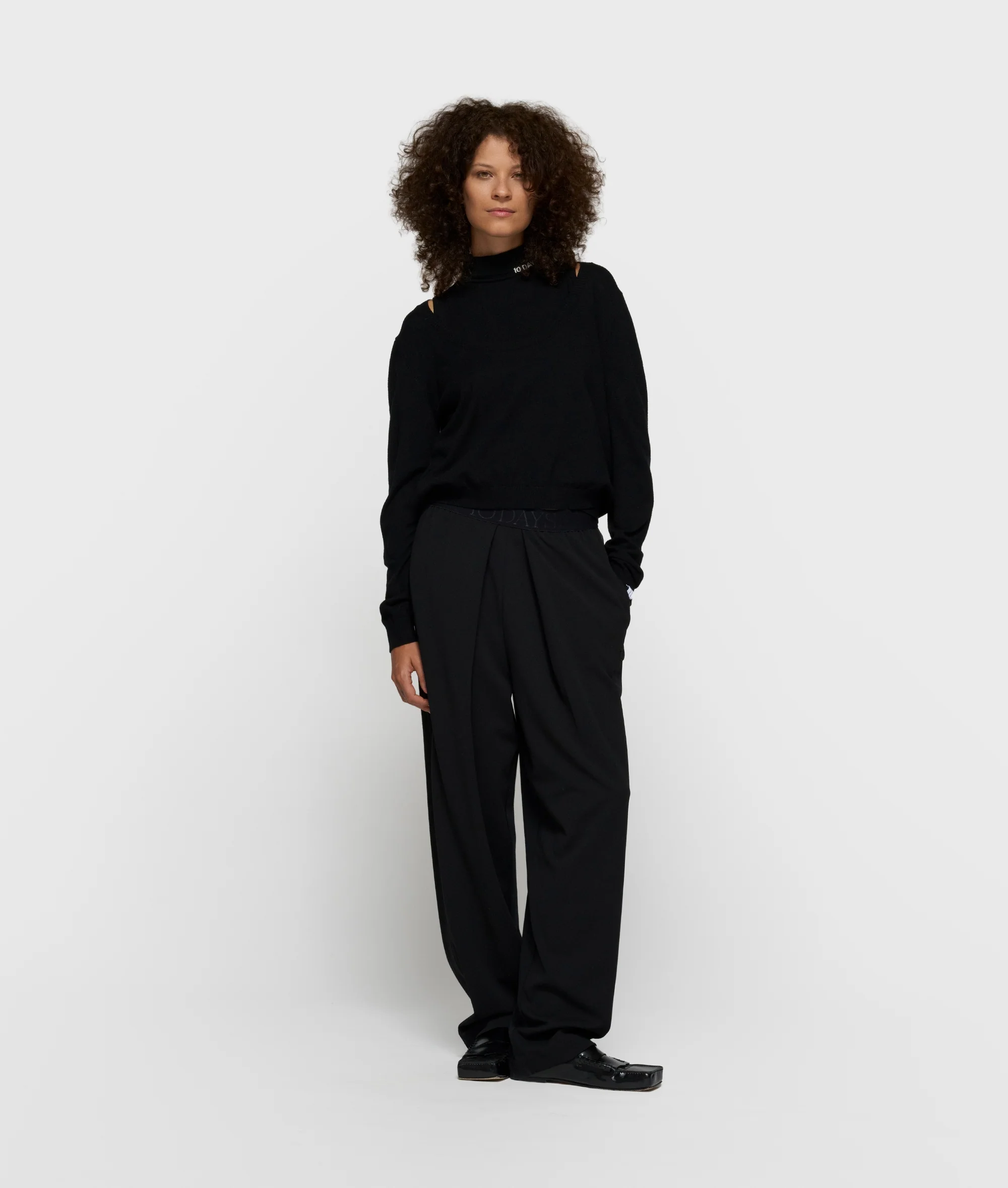 deep neck knit sweater | black - Image 3