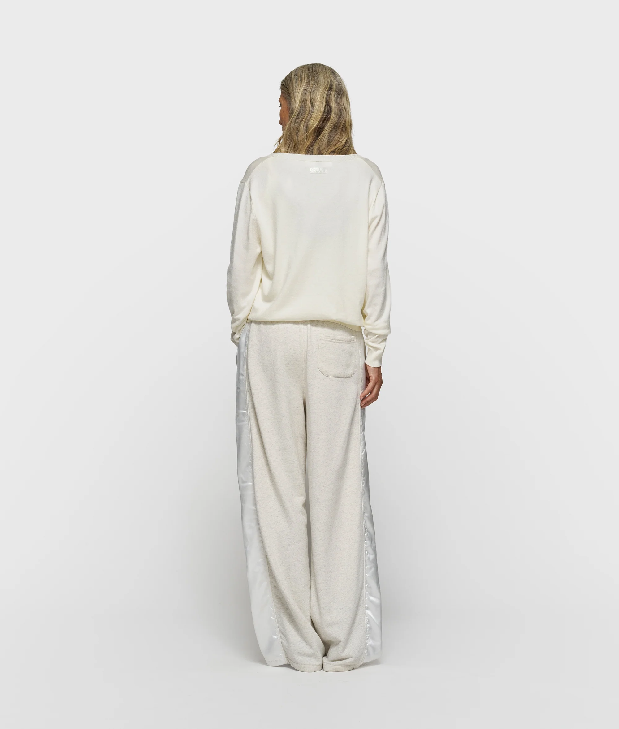deep neck knit sweater | ecru - Image 4