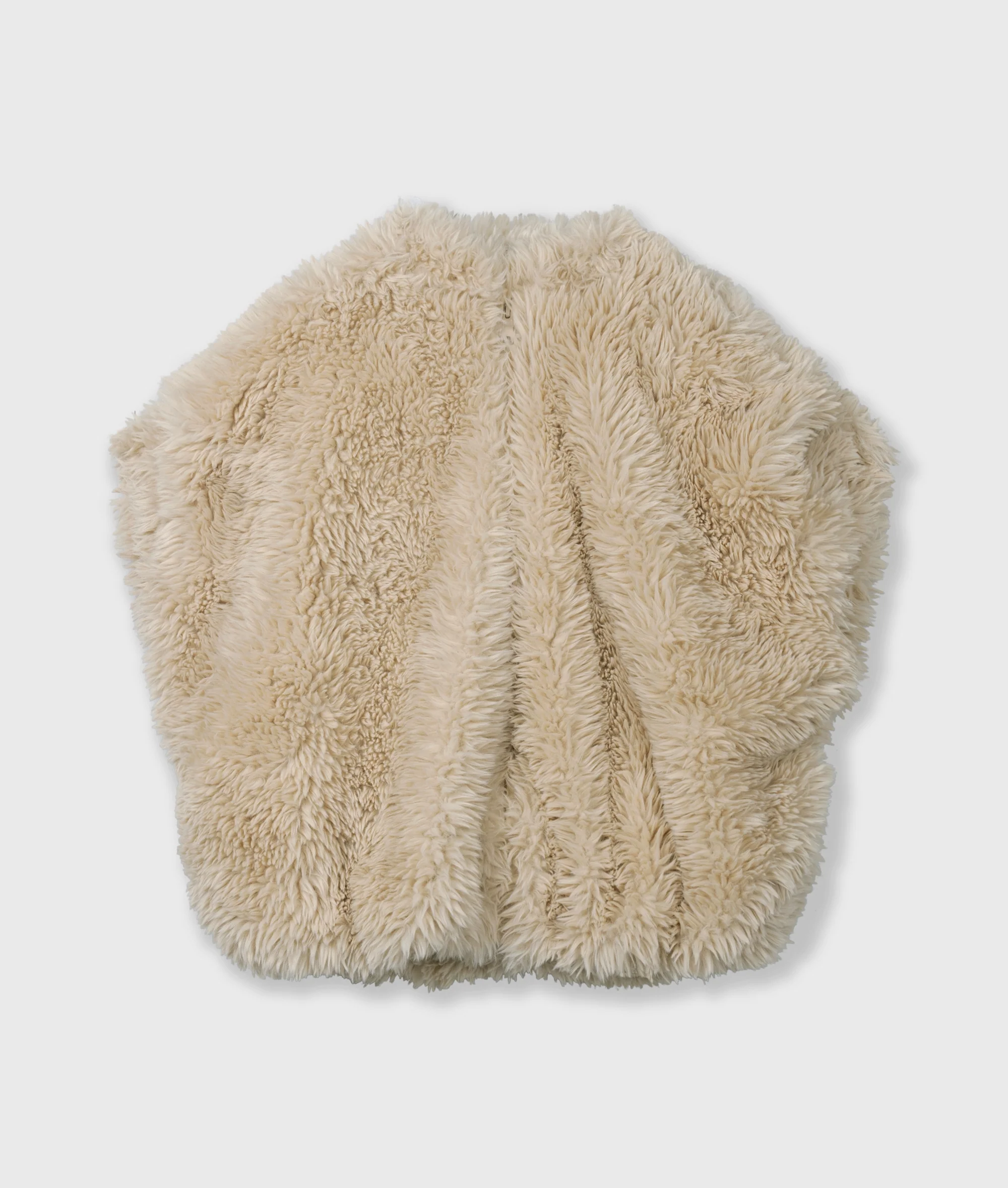 fluffy gilet | pearl - Image 7
