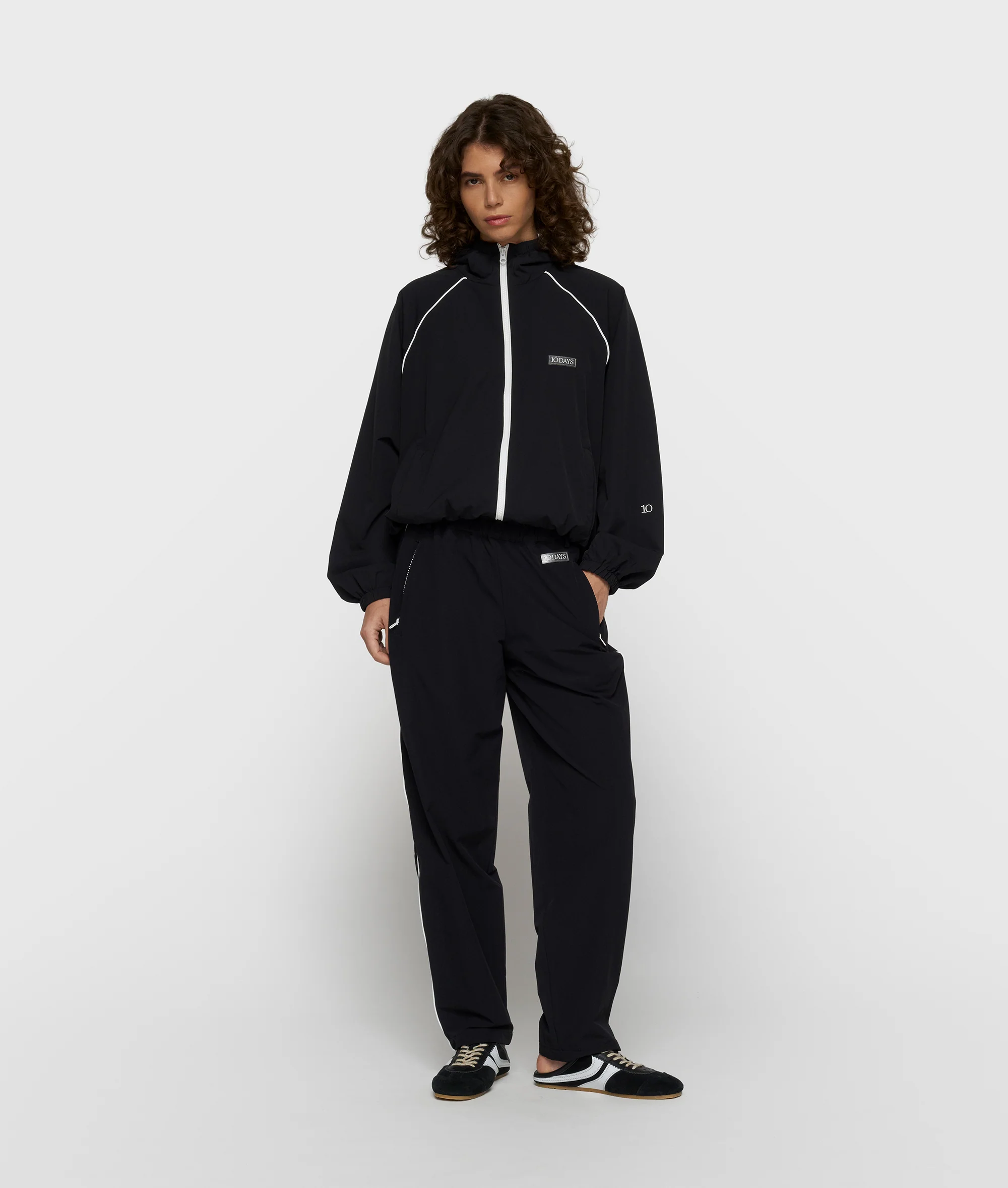 hooded travel jacket | black - Image 3