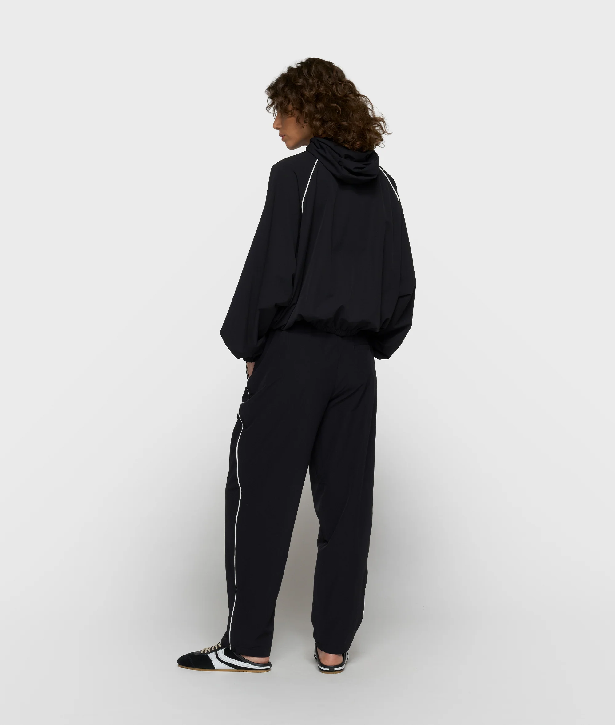 hooded travel jacket | black - Image 4