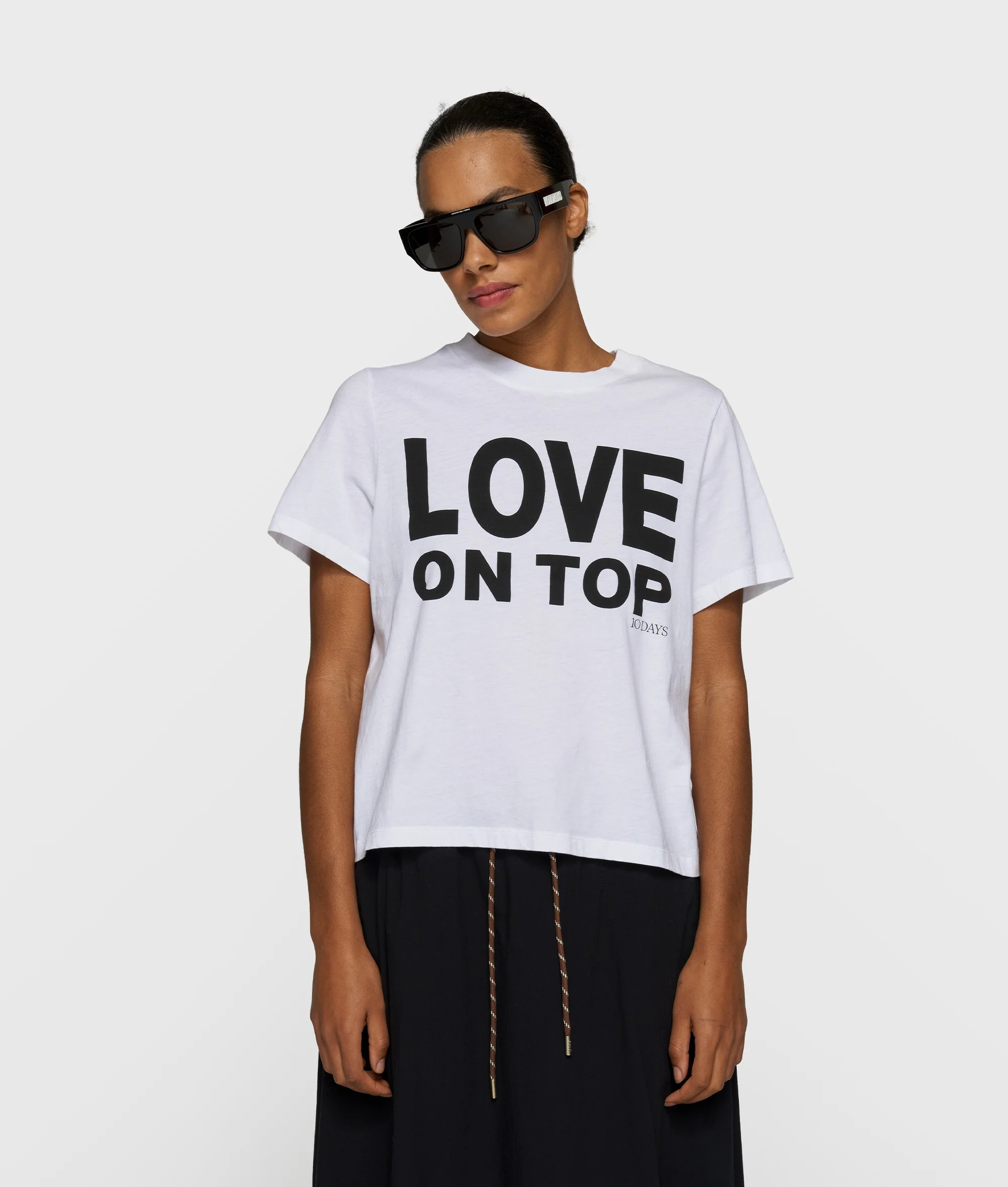 love petite tee | white