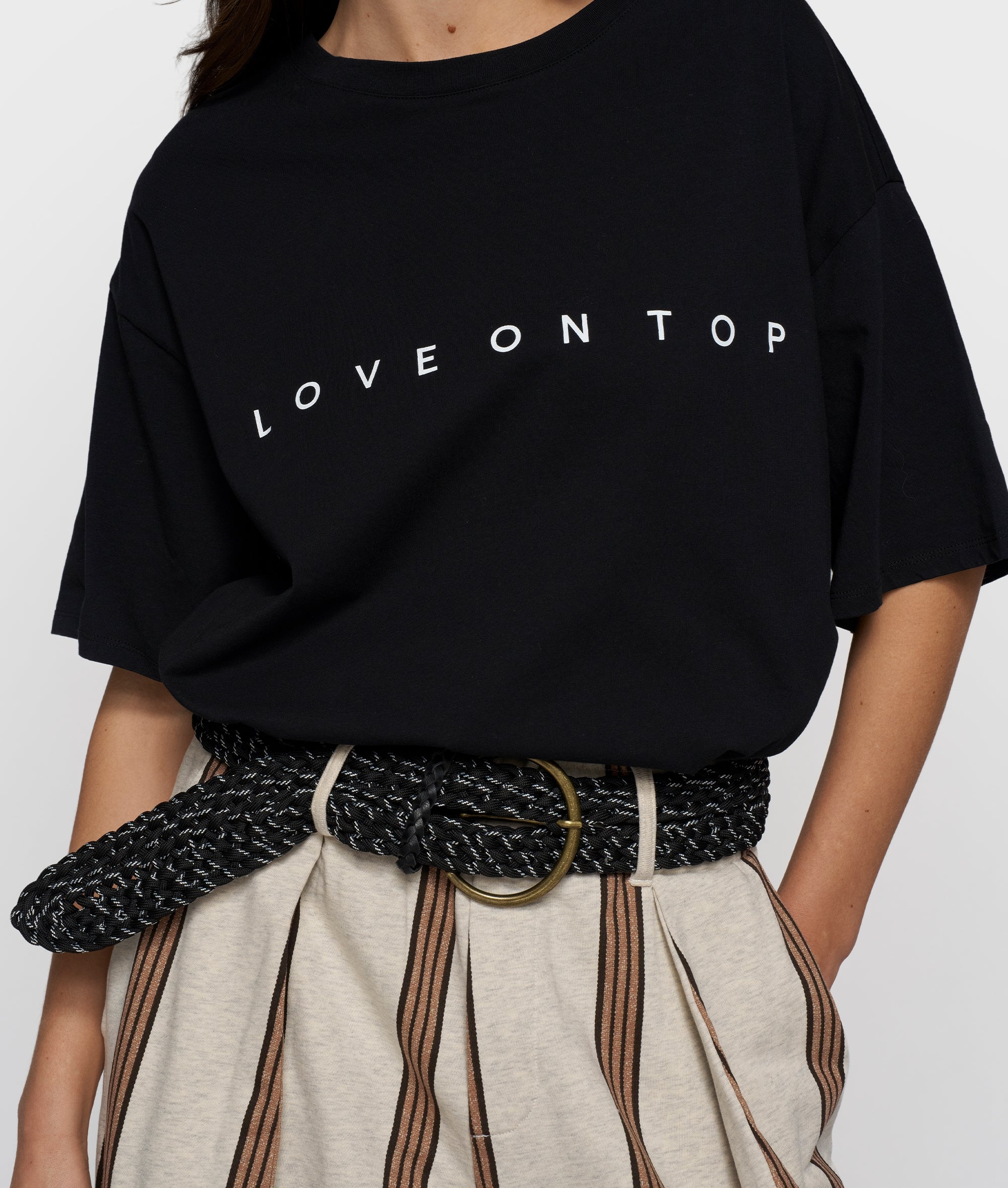 love tee | black - Image 2