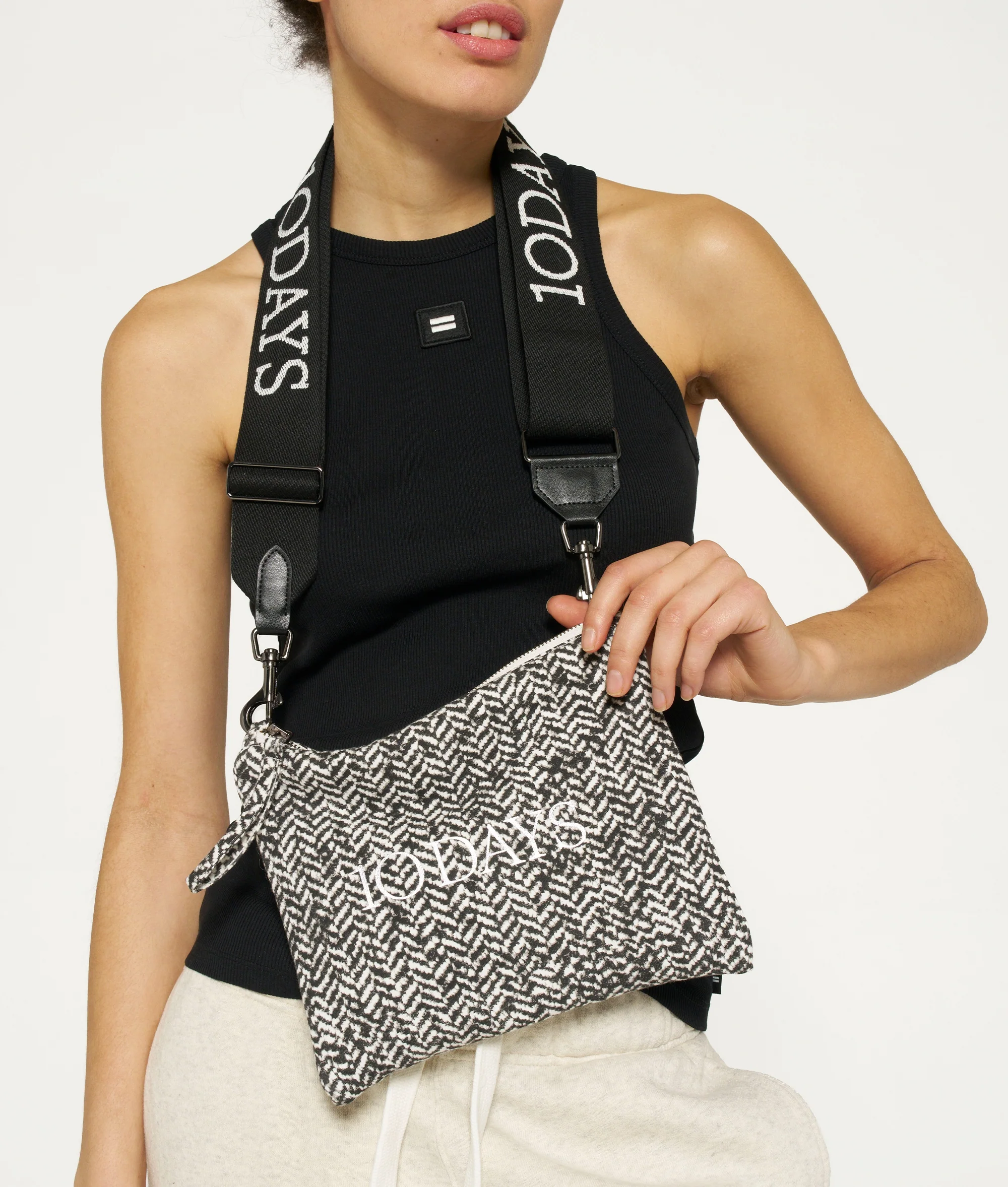 padded pouch fleece | ecru/black - Image 4