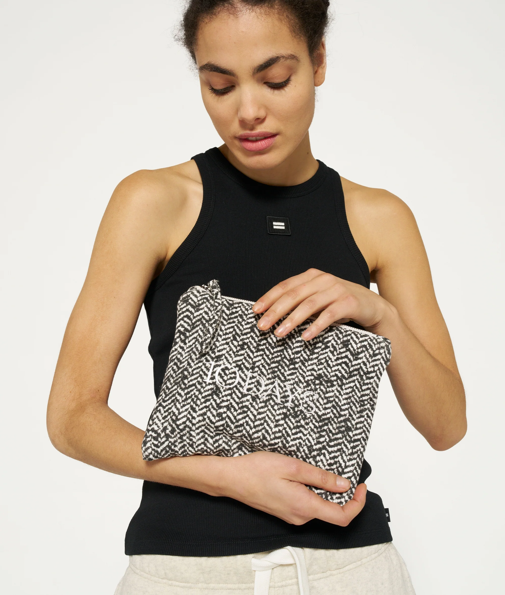 padded pouch fleece | ecru/black - Image 5