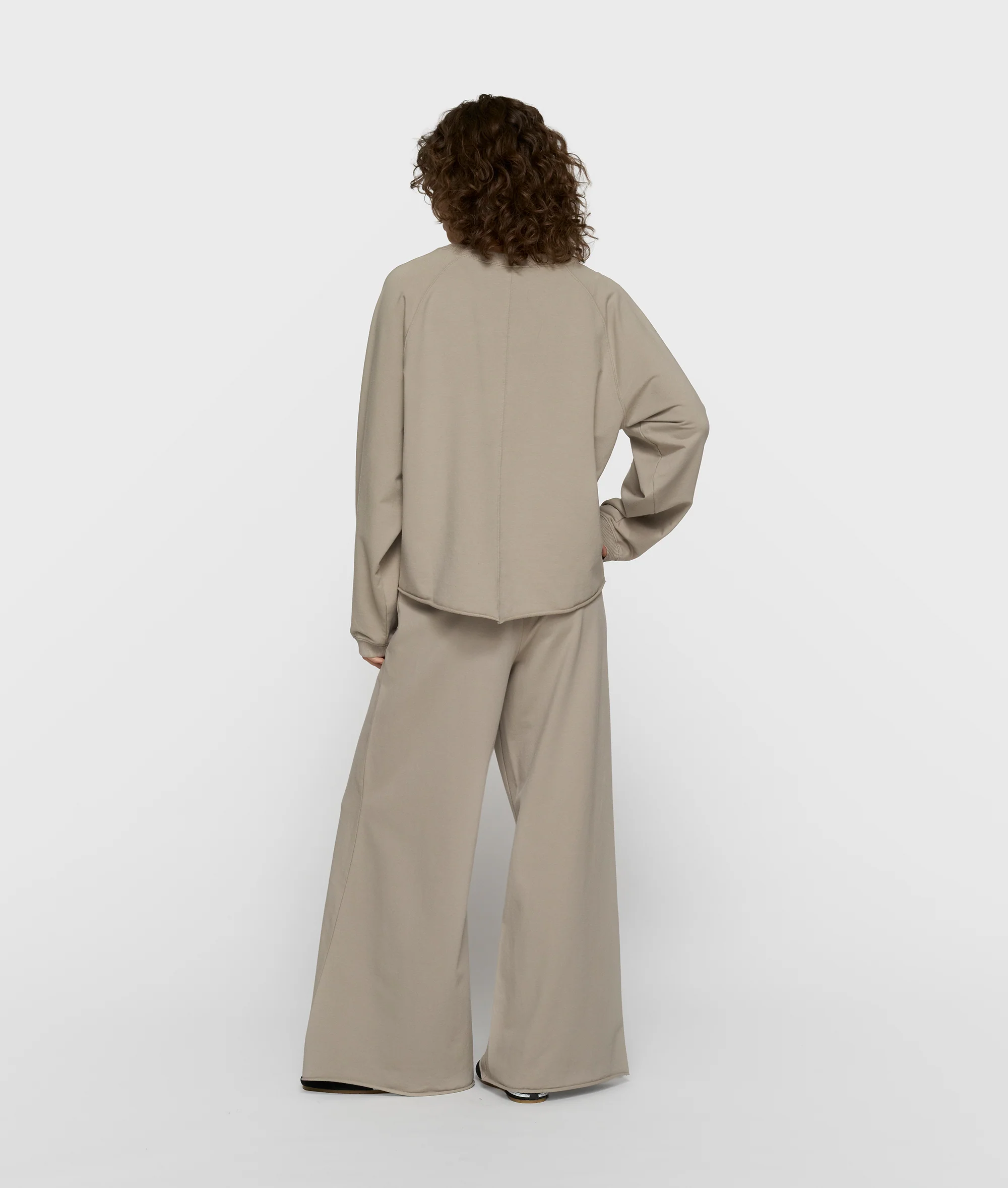 silent chique wide jogger | fog - Image 3