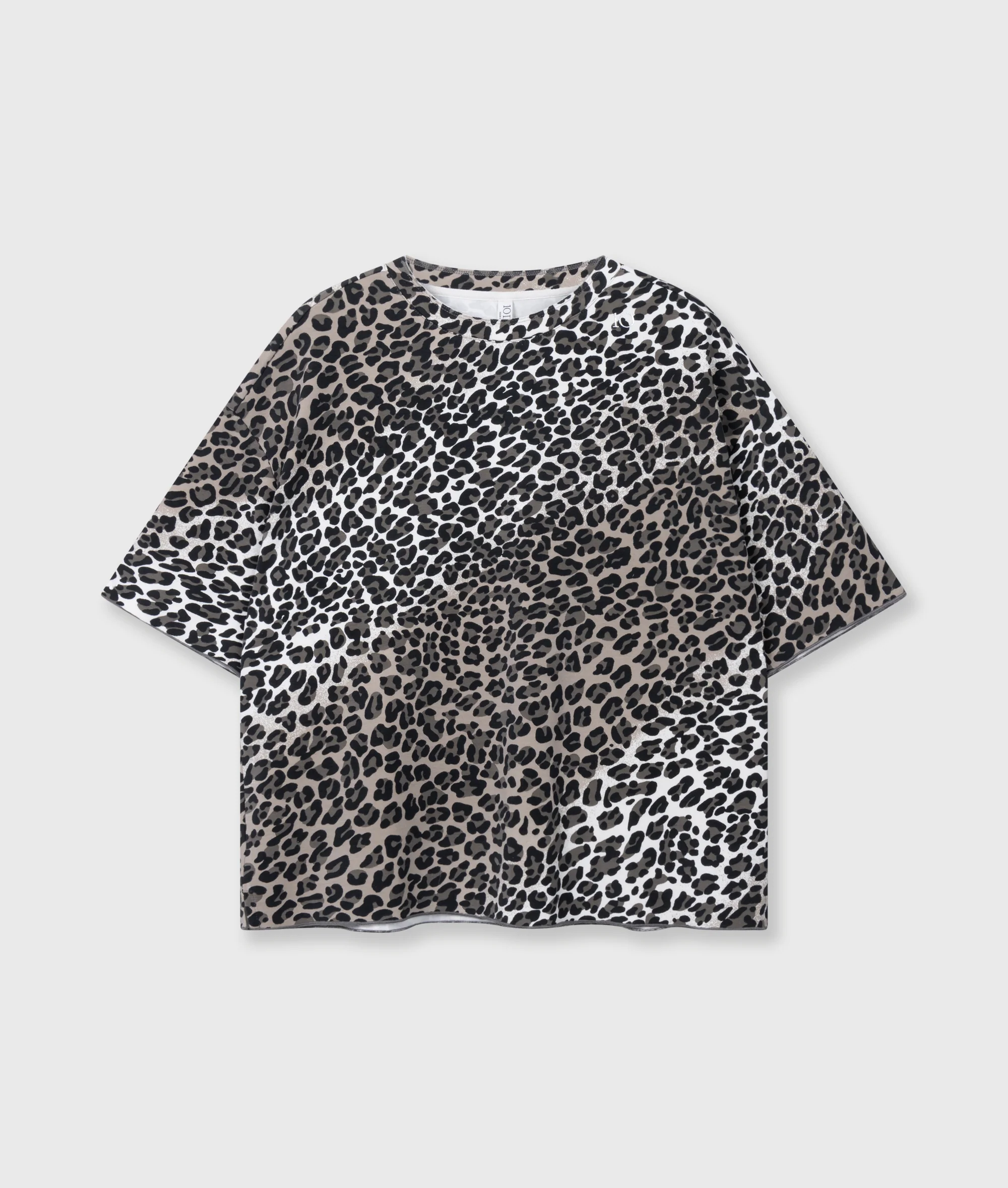 soft scuba tee leopard | ecru - Image 5