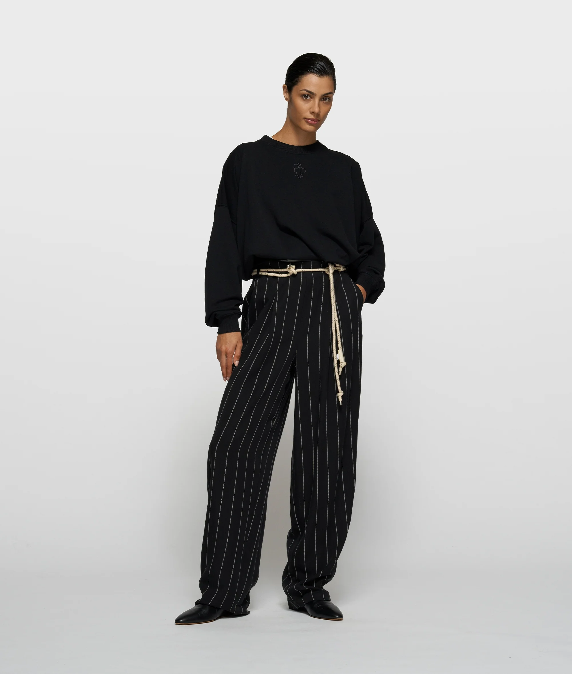 sweater pleat | black - Image 3