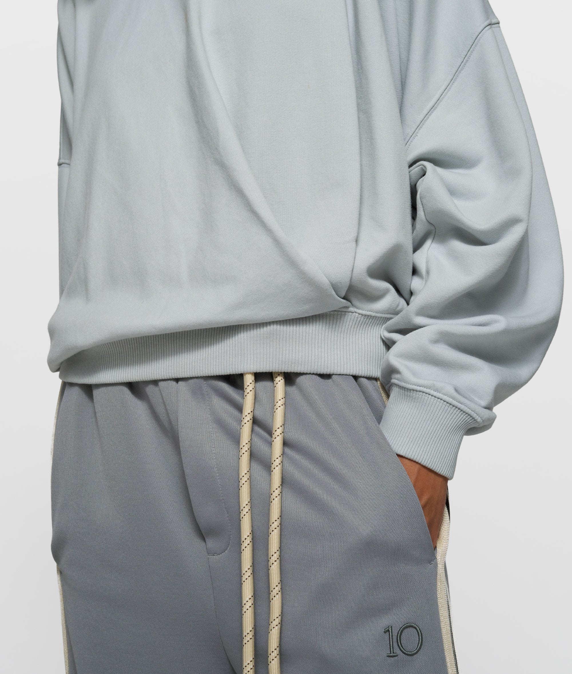 sweater pleat | clean blue - Image 2