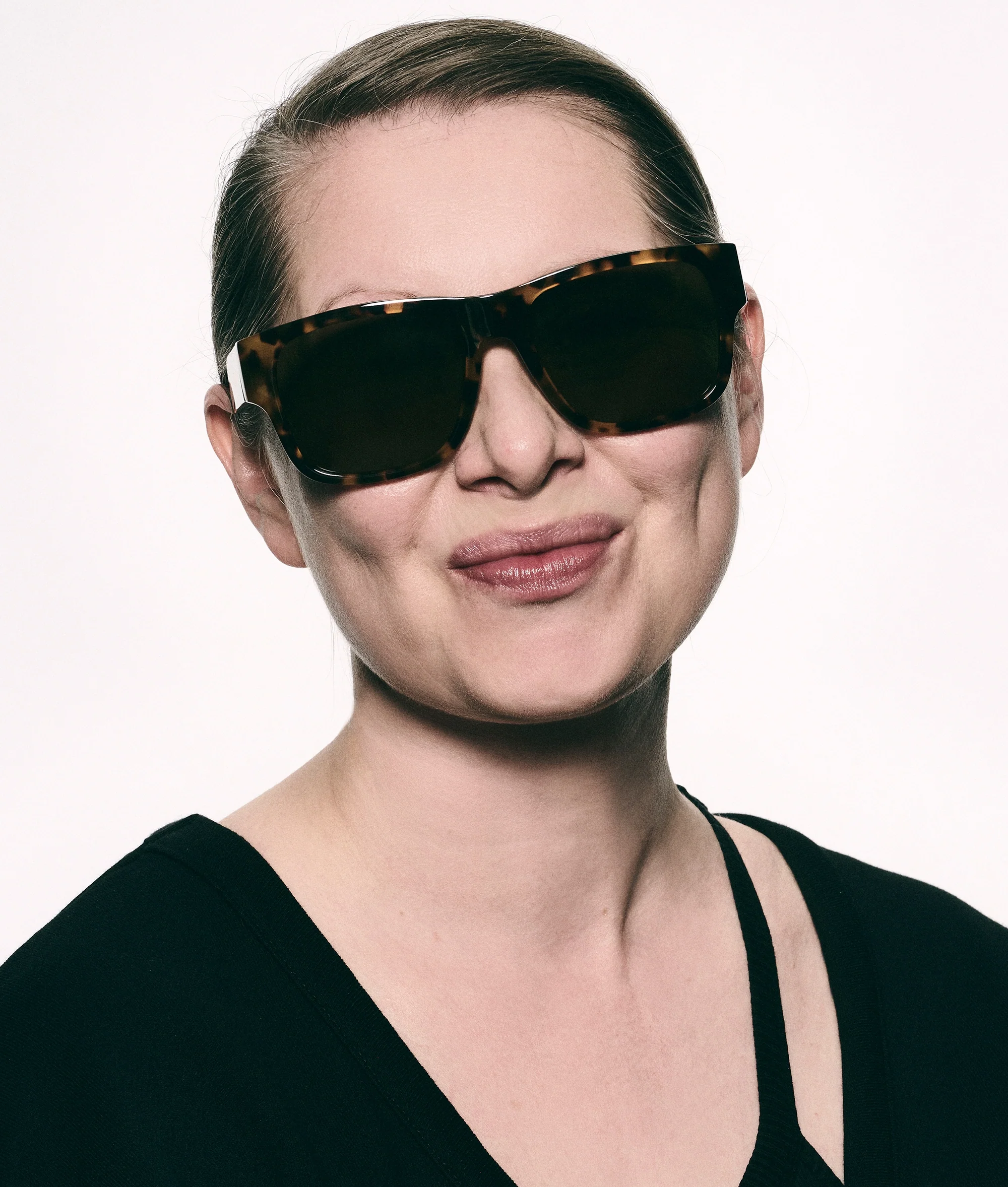 the essential sunglasses | black - Image 5