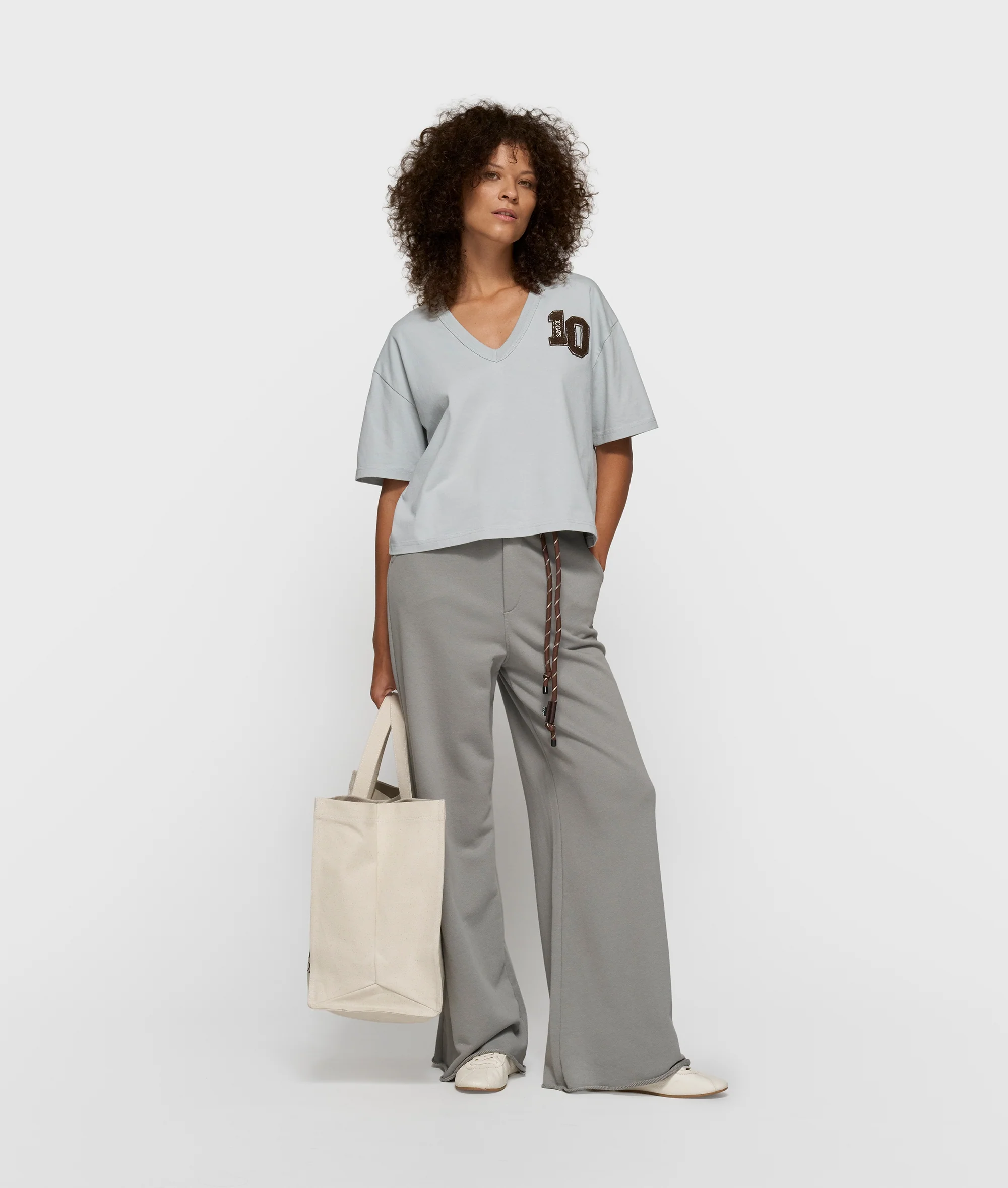 thick cotton v-neck tee | clean blue - Image 3