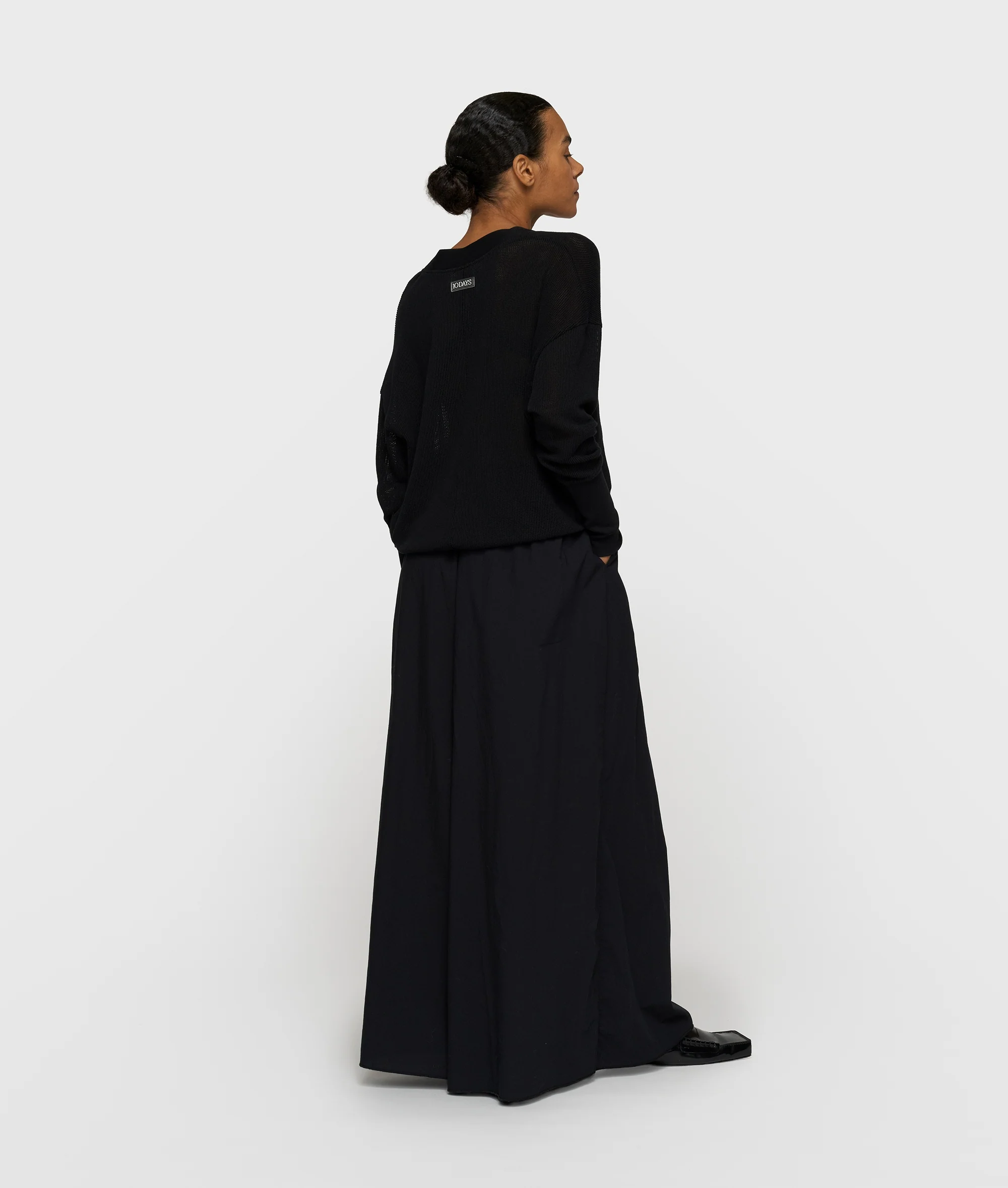 v-neck cardigan mesh | black - Image 4