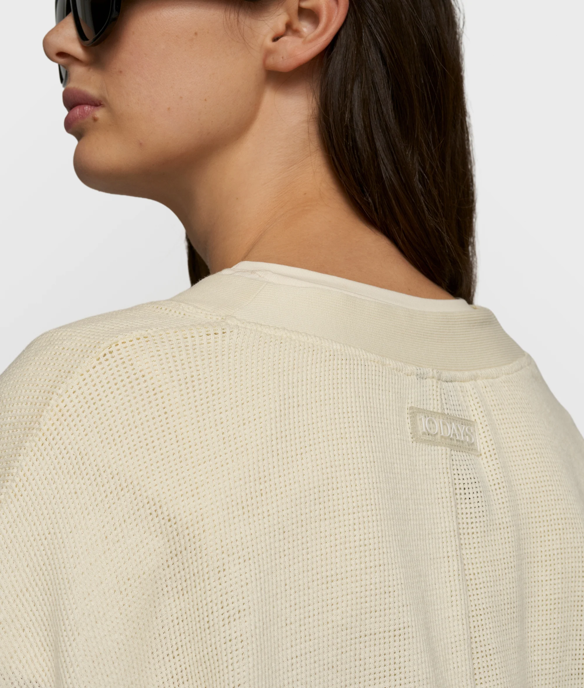 v-neck cardigan mesh | soft vanilla - Image 2