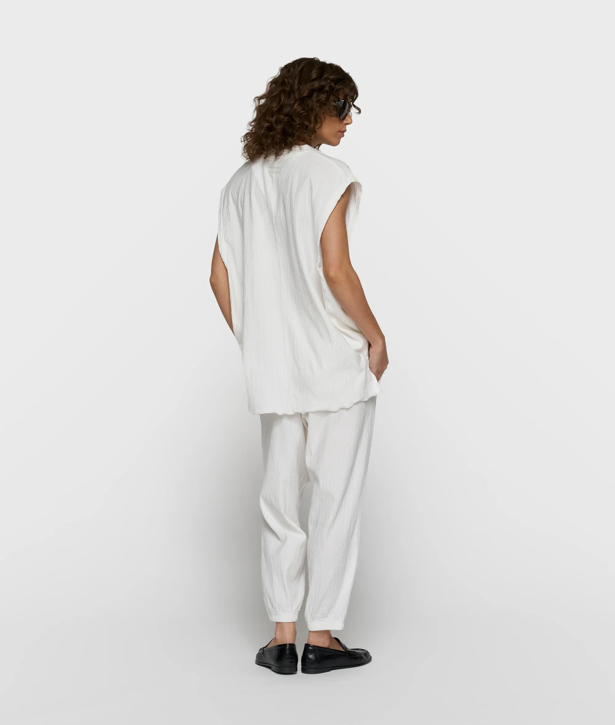 v-neck crinkle top | ecru - Image 4