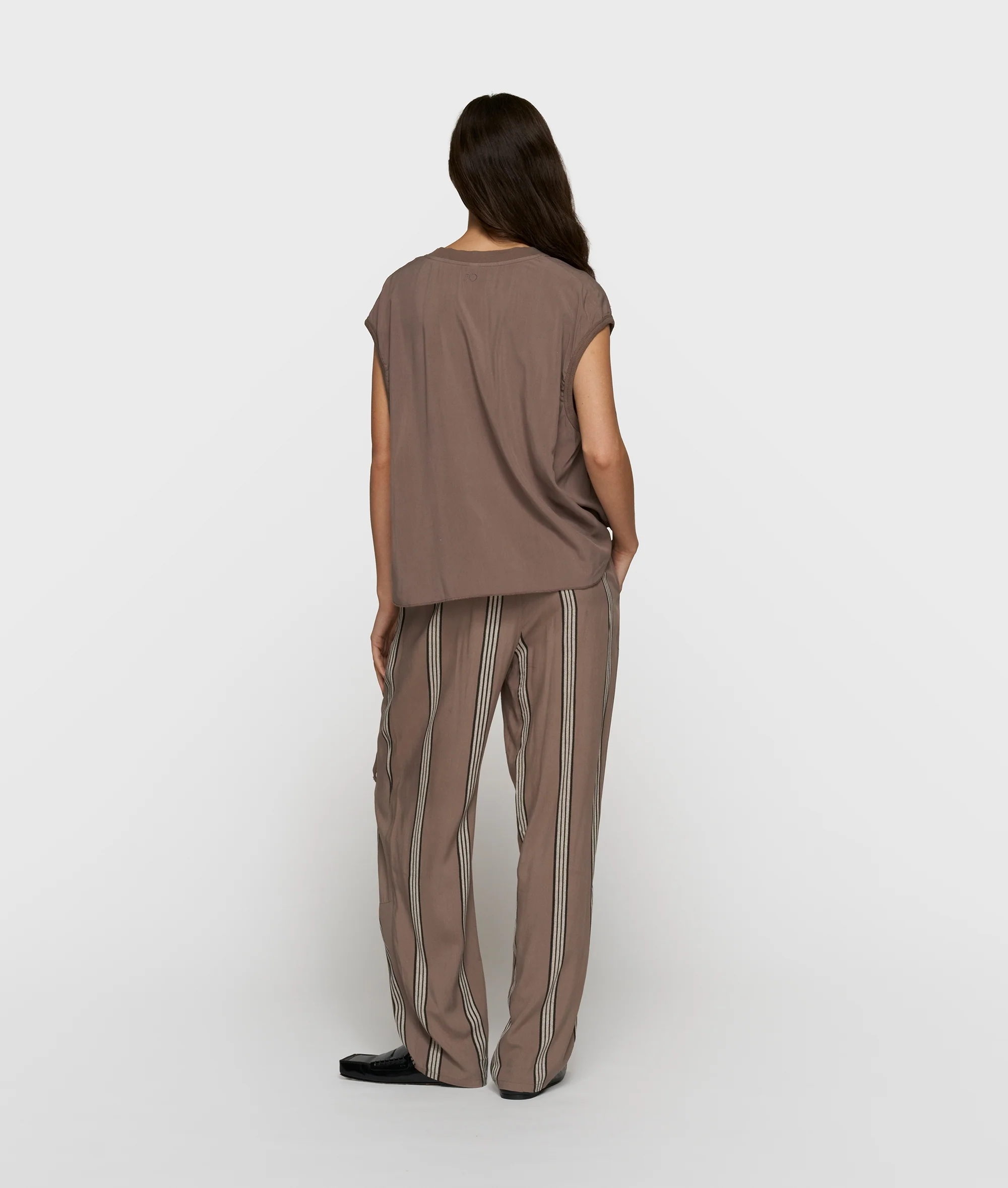 v-neck top viscose | moonrock - Image 4