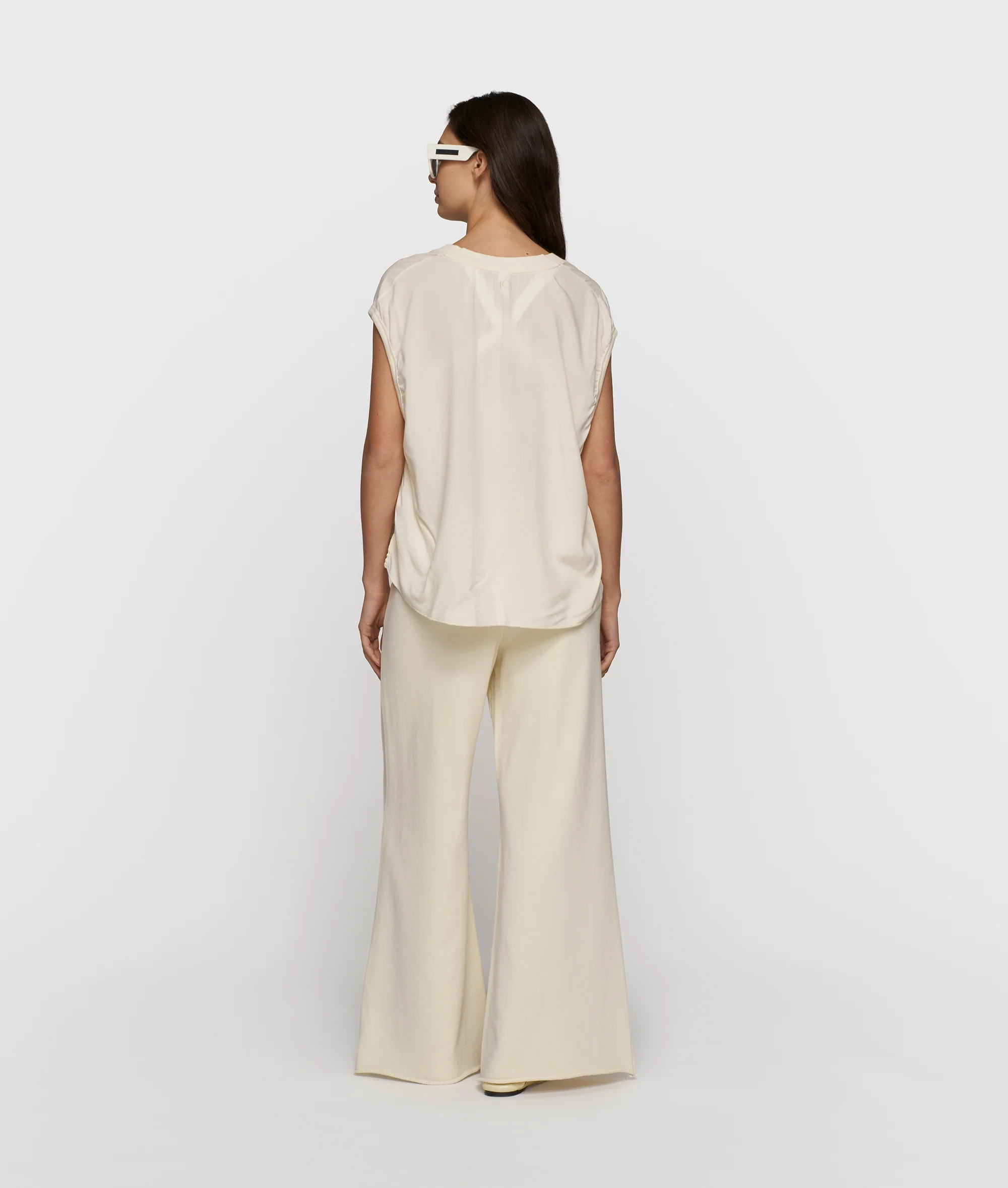 v-neck top viscose | soft vanilla - Image 4