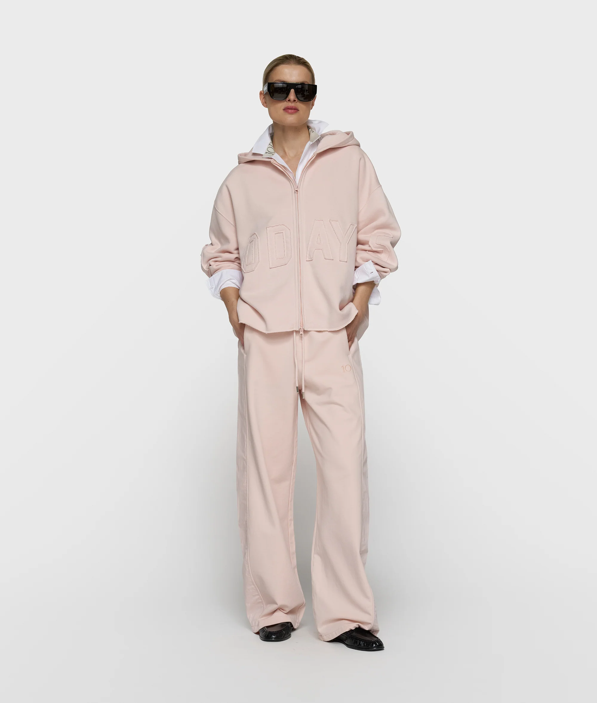 western jogger | powder