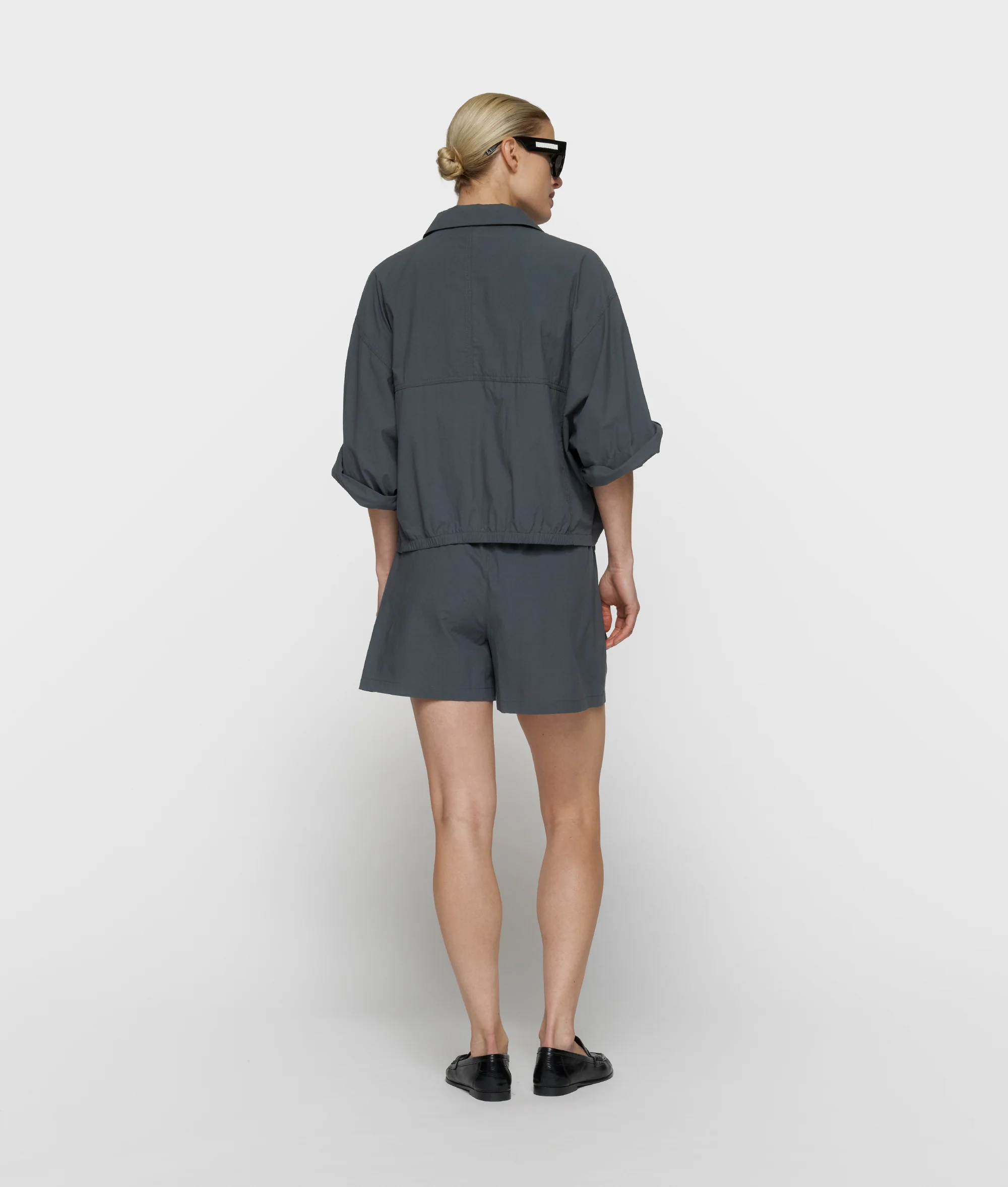 wide crinkle jacket | steel blue - Image 4