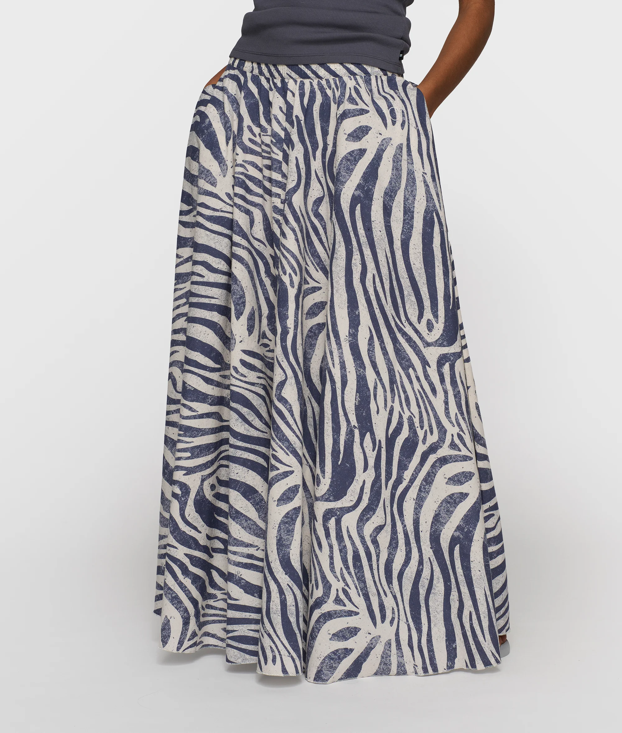 wide skirt zebra voile | light vanilla - Image 2