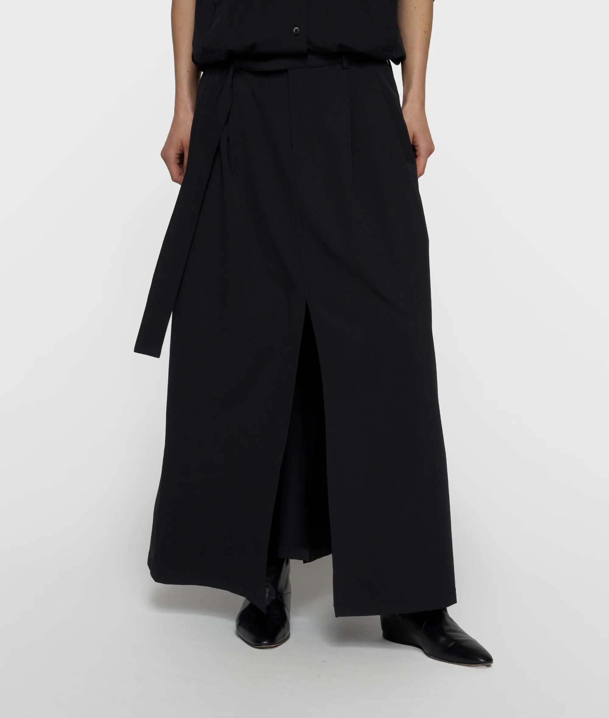 wide travel skirt | black - Image 2