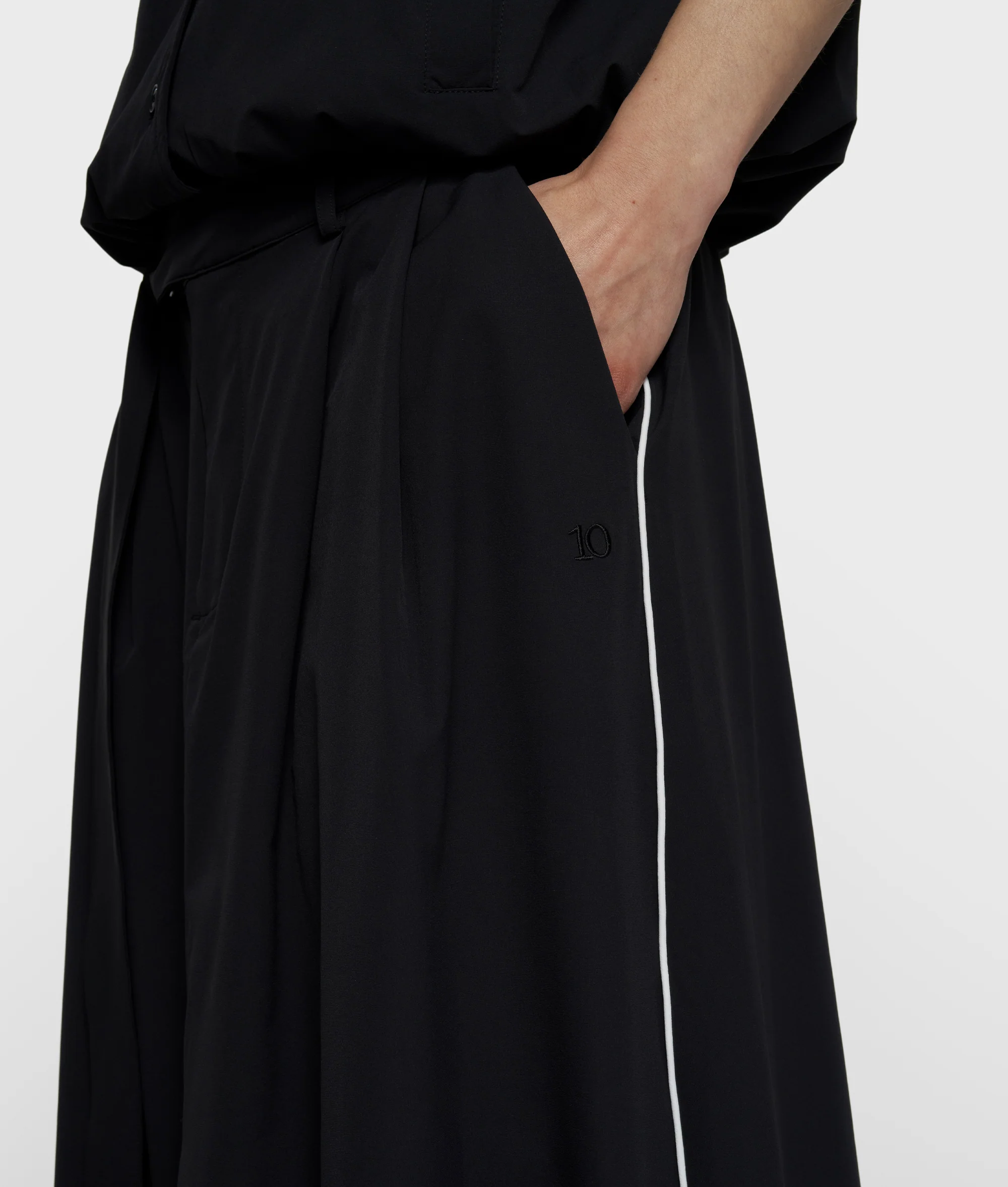 wide travel skirt | black - Image 4